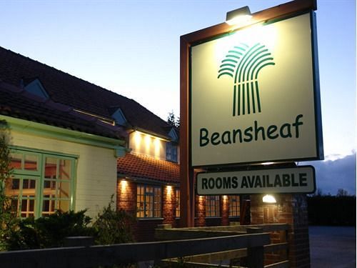 Beansheaf Hotel Малтон Экстерьер фото